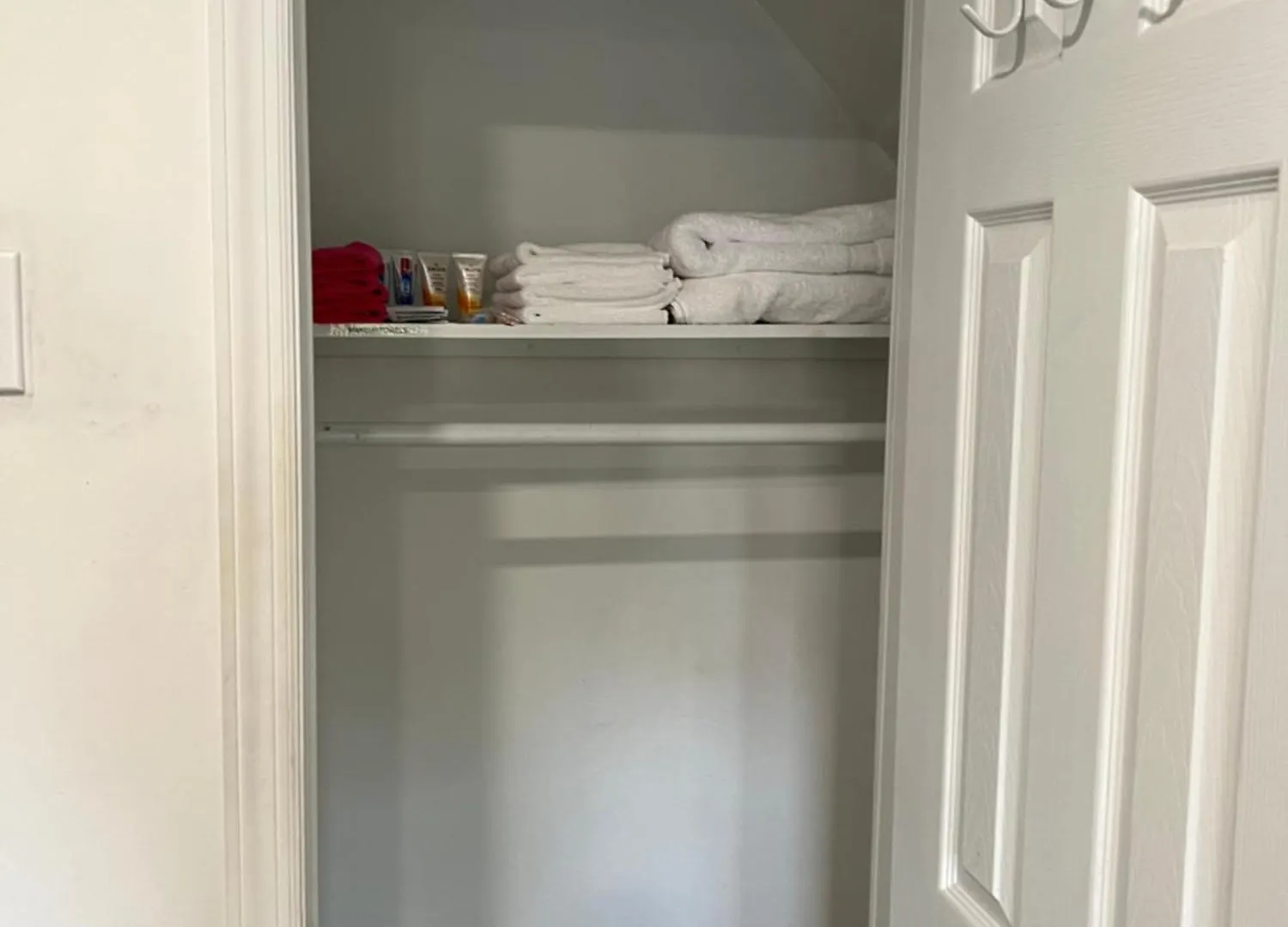 Modern & Cozy Room In Queens Near Train Station And Buses Нью-Йорк Проживание в семье