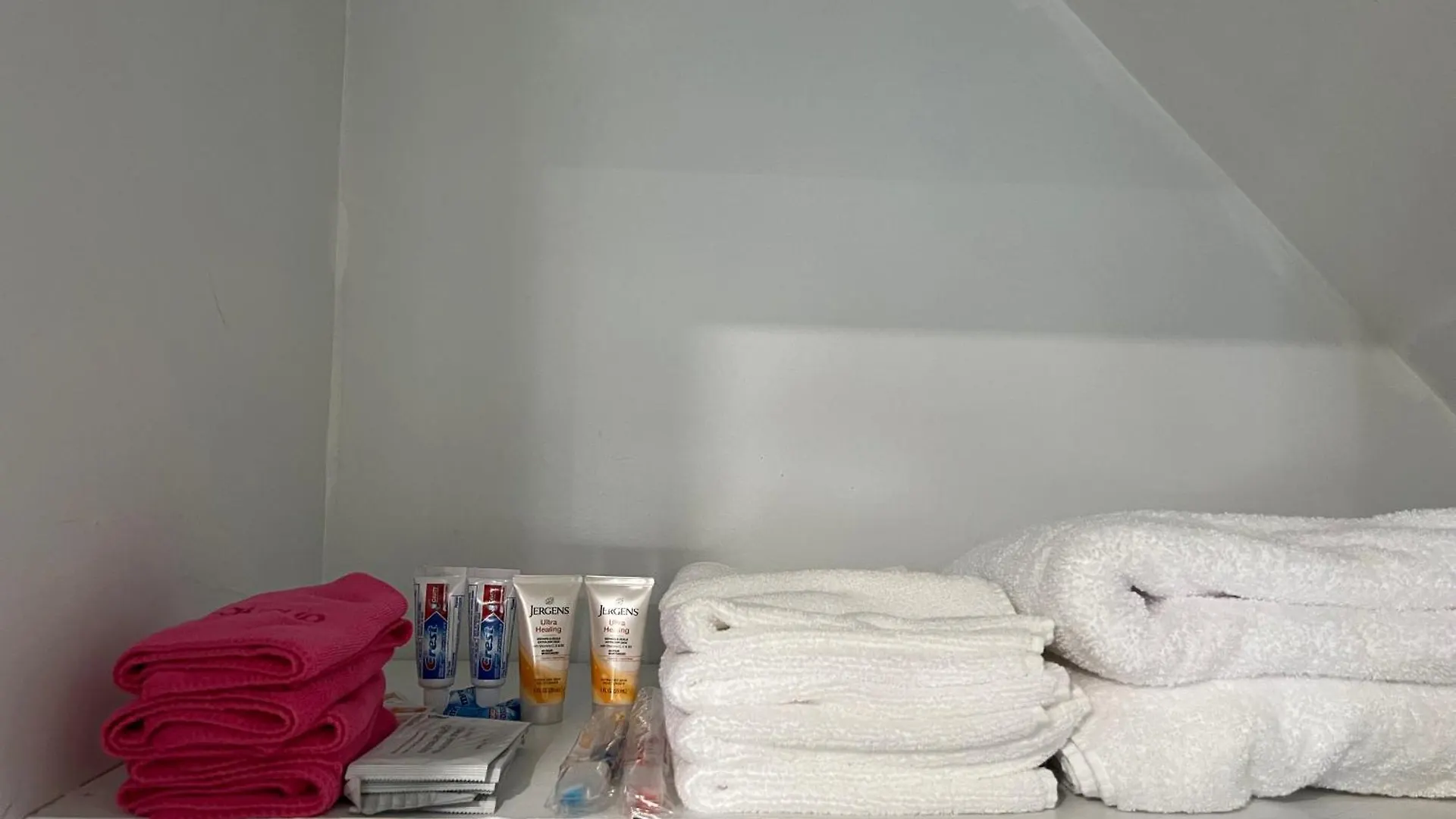 Проживание в семье Modern & Cozy Room In Queens Near Train Station And Buses Нью-Йорк